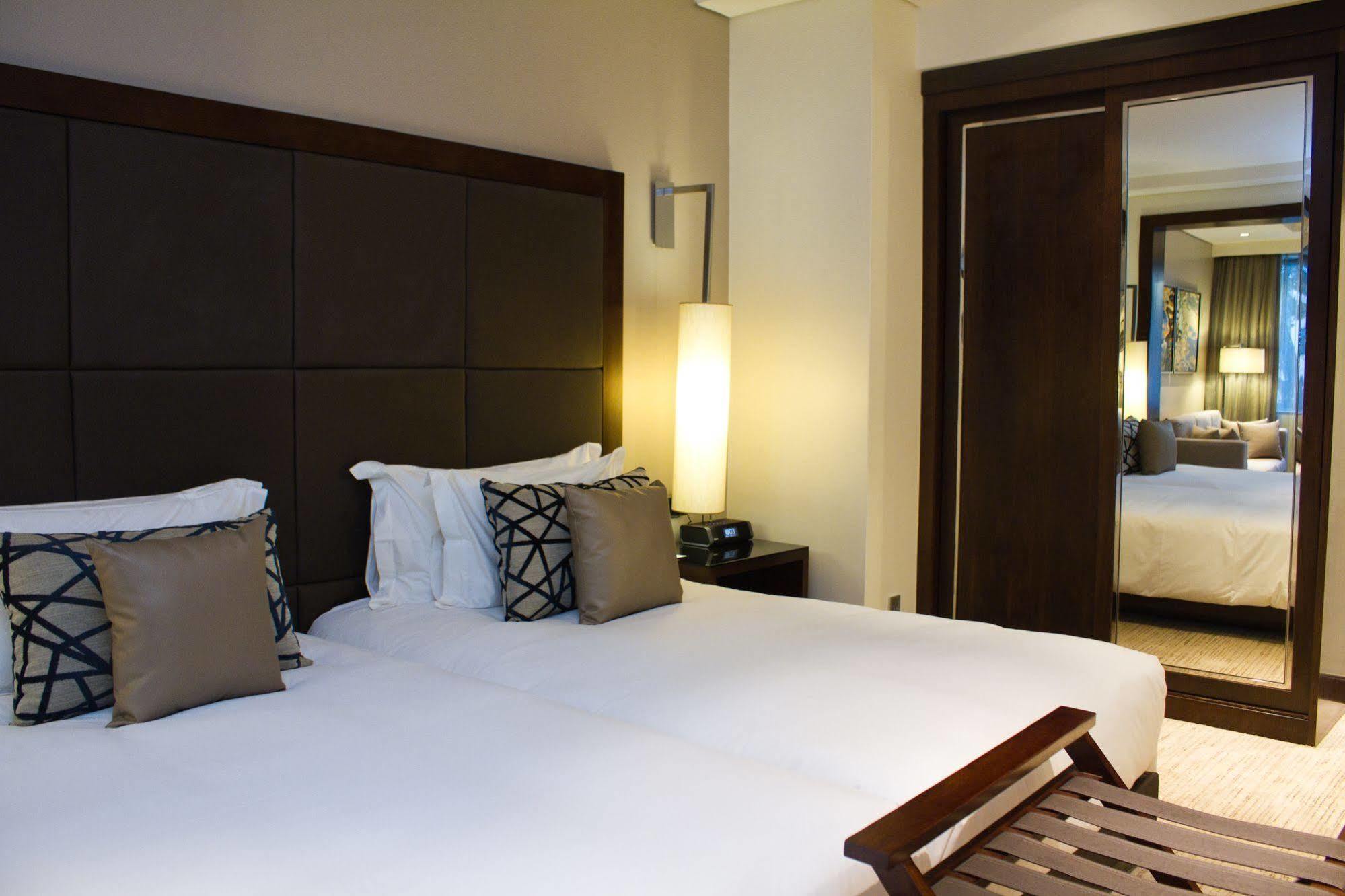 Hotel Dusitd2 Nairobi Esterno foto